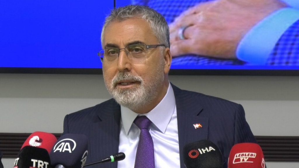 Bakan Vedat Işıkhan emekli maaş artışı için ekim ayını işaret etti