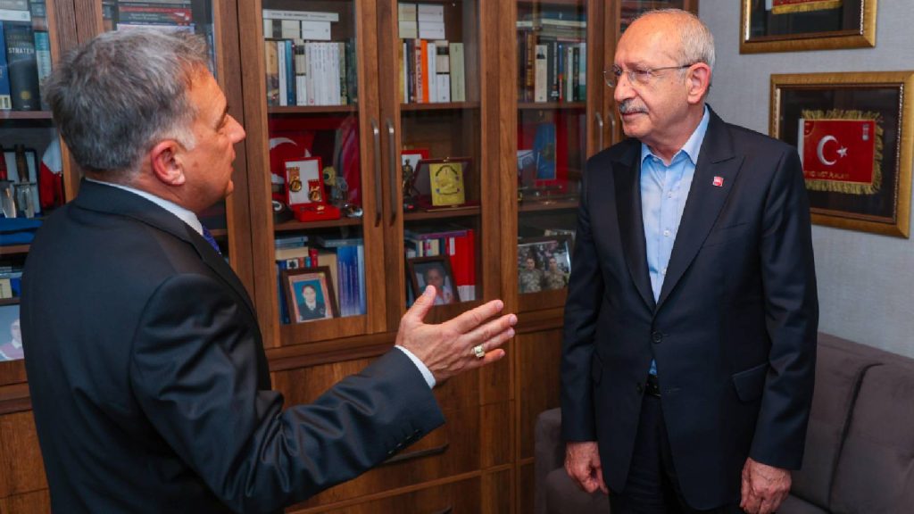 Kılıçdaroğlu’ndan şüpheli bir şekilde oğlu ölen Tümgeneral’e ziyaret