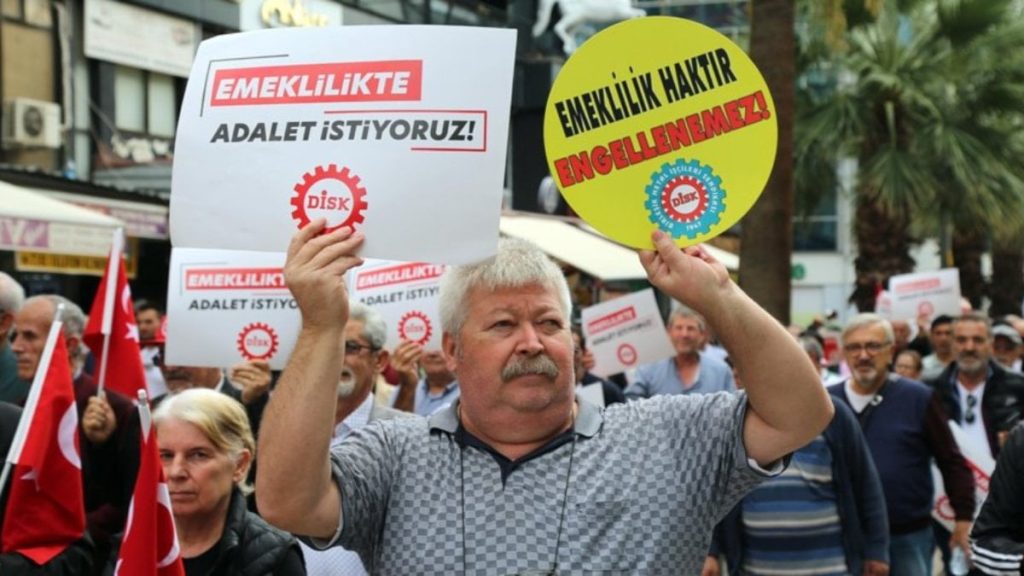 Emekliler sokağa indi: İnsanca yaşamak istiyoruz