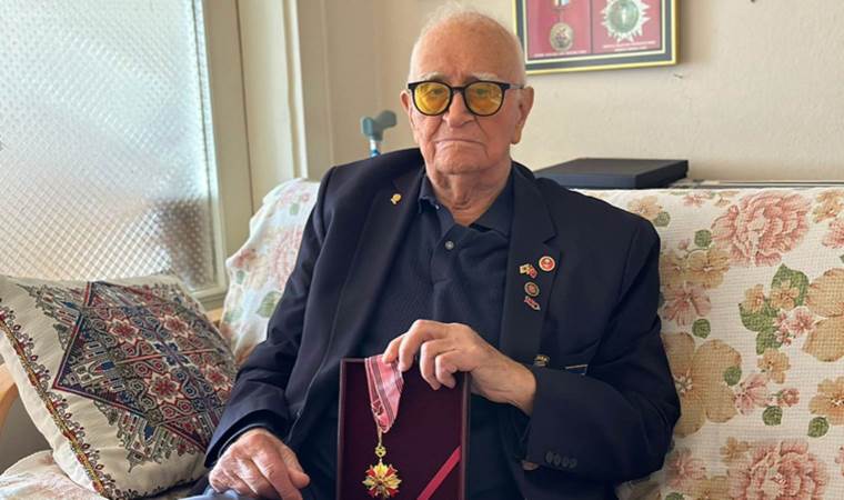 Atatürk’ü hayattayken gören Kore gazisi konuştu: ‘El sallayarak Meclis’e uğurlardık’