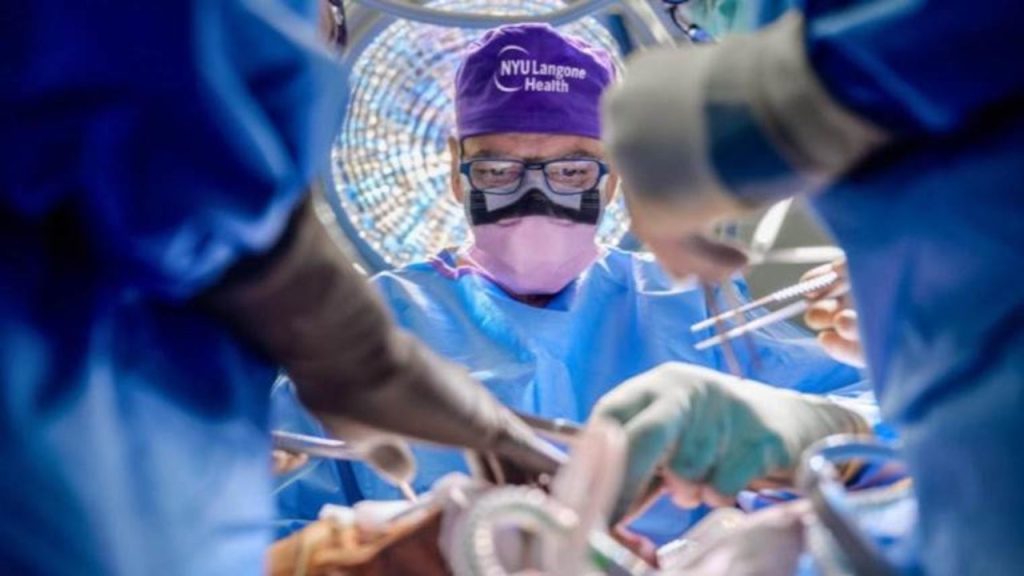 Dünyada bir ilk: ‘Tam göz’ nakli yapıldı