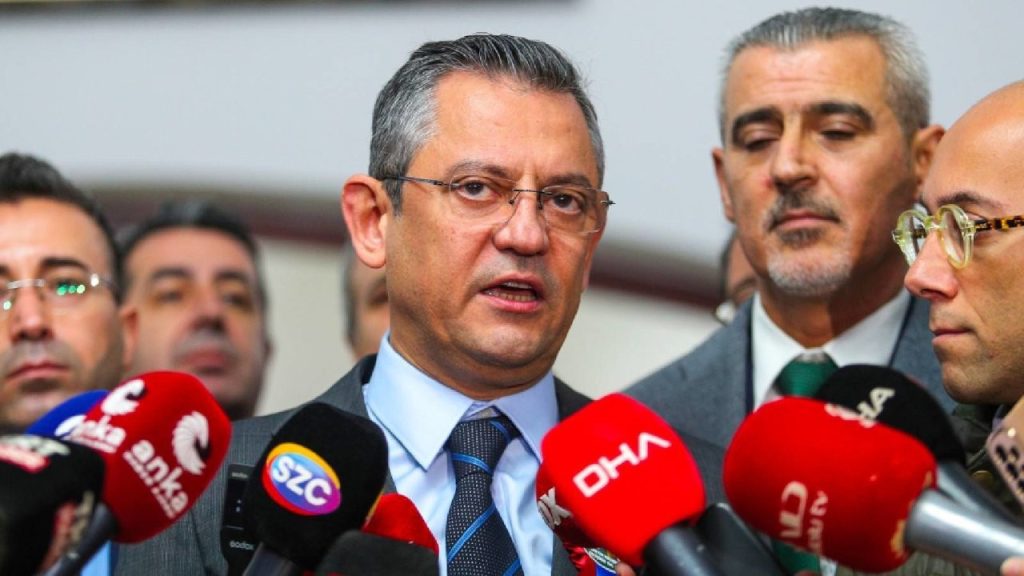 Şehit Askerimizin ailesinden provokasyona tepki: Özgür bey bizim ailenin çocuğu