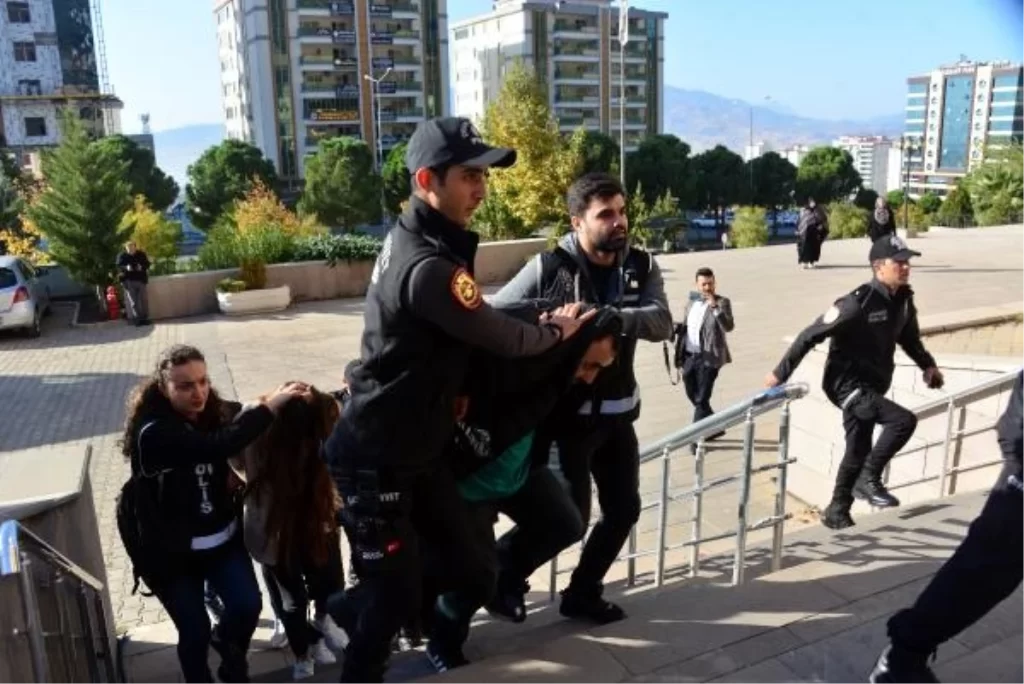 Uzman Çavuşu ‘Albay Dayımız Var Seni TSK’dan Attırırız’ diyerek tehdit etmişler!