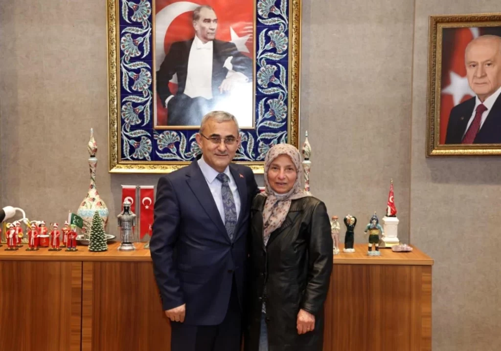 Belediye Başkanı Şehit Teğmenimizin Annesini Ağırladı