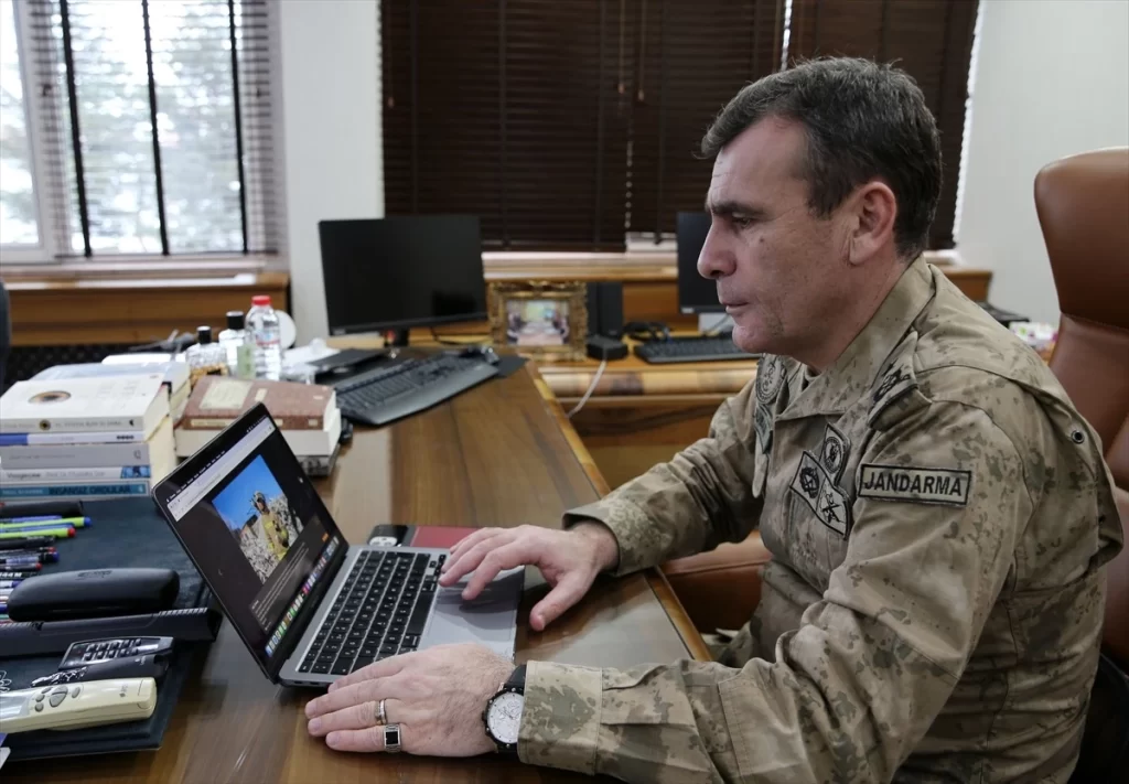 Bitlis İl Jandarma Komutanı Tuğgeneral Eyüp Subaşı, ‘Yılın Kareleri’ oylamasına katıldı