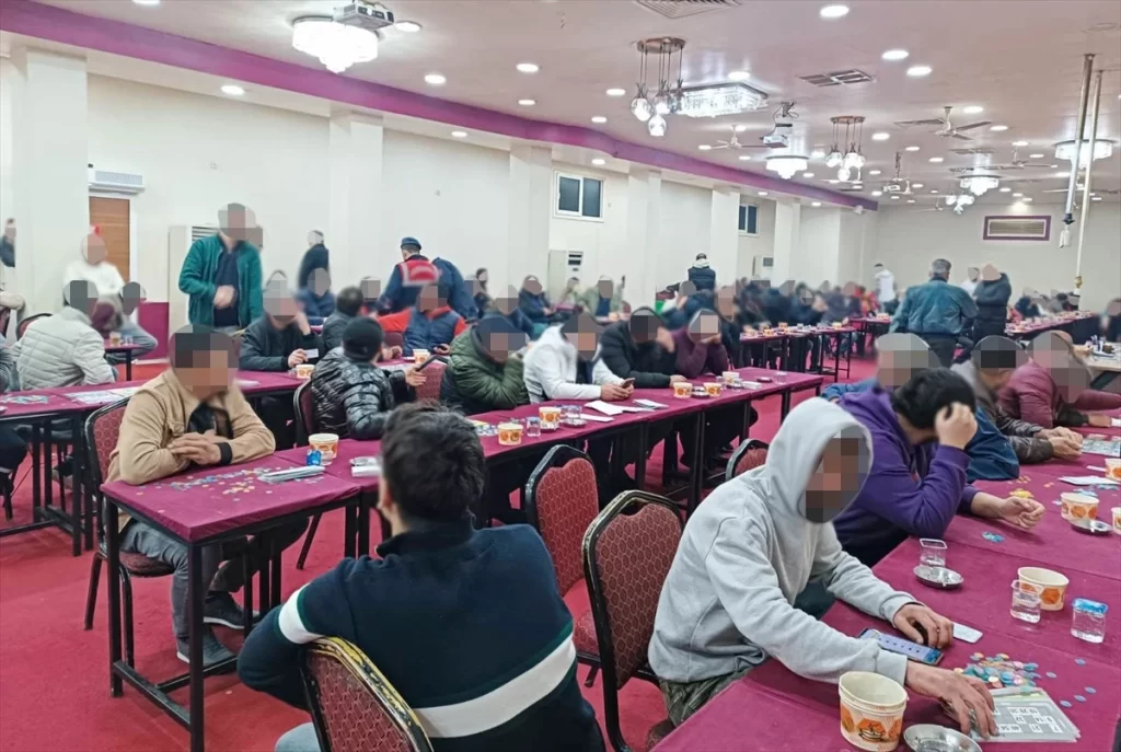 Jandarmadan Kumarhaneye Baskın! Kumar oynayan 173 kişiye 1 milyon…
