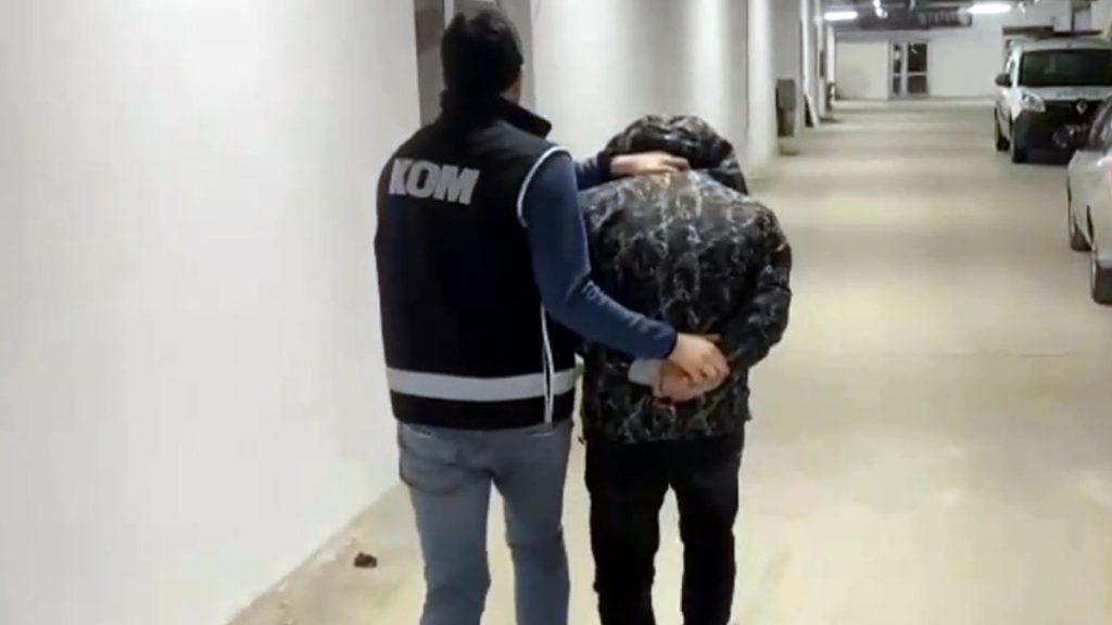 Rüşvetçi astsubay suçüstü yakalandı