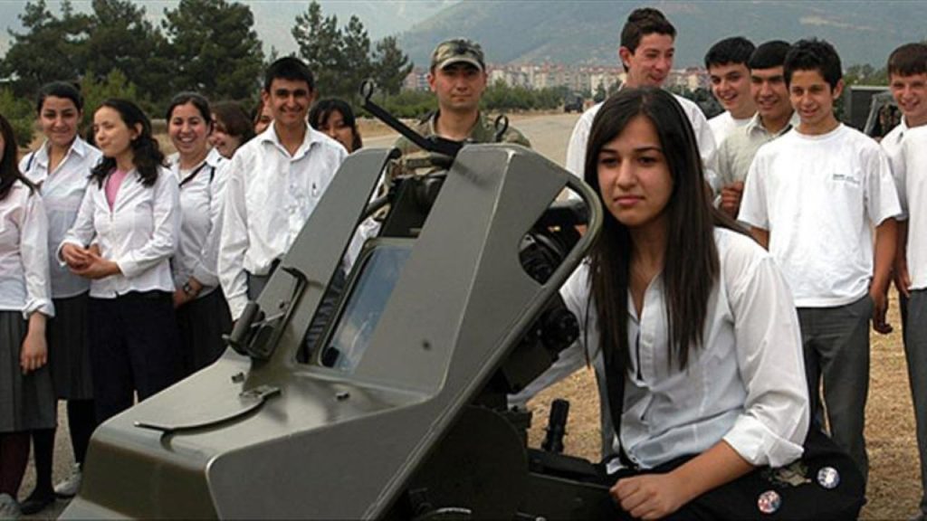 Çözüm Süreci döneminde kaldırılan Milli Güvenlik Dersini, Almanya müfredatına koyuyor
