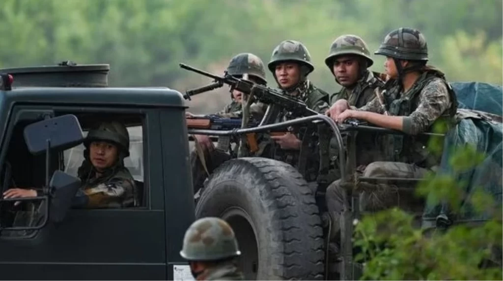 Hindistan, Çin ile yaşadığı anlaşmazlık nedeniyle sınırına 10.000 asker konuşlandırdı