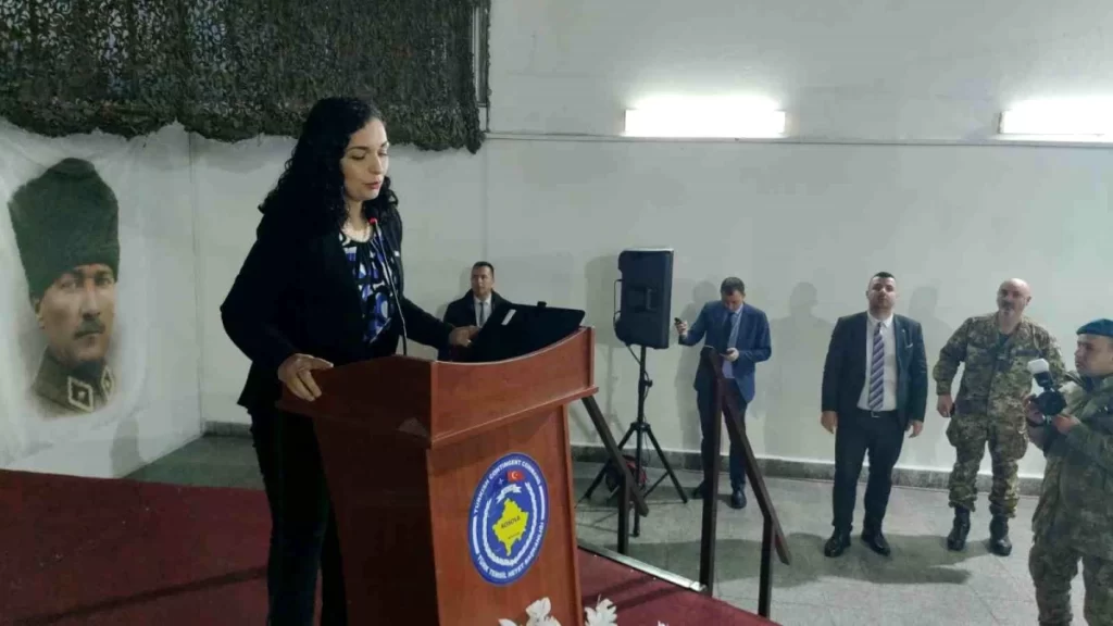 Kosova Cumhurbaşkanı Osmani, askerlerimizle bir araya geldi