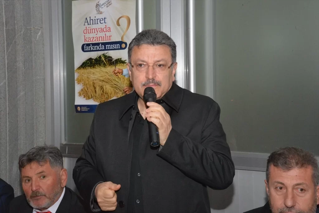 Büyükşehir Belediyesi, şehit Hava Pilot Yüzbaşı Burak Gençcelep için iftar yemeği düzenledi