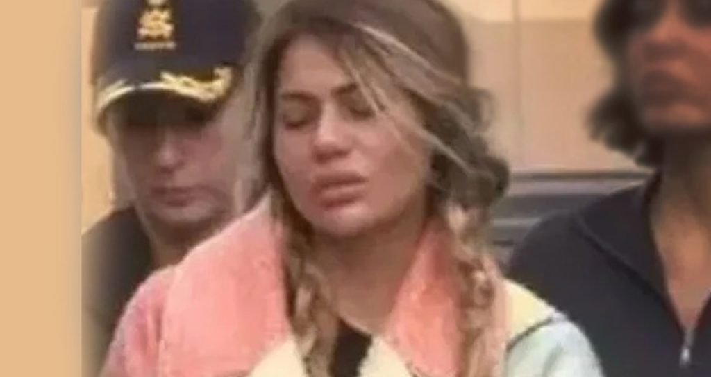 Fenomene adalet komutanlara eziyet