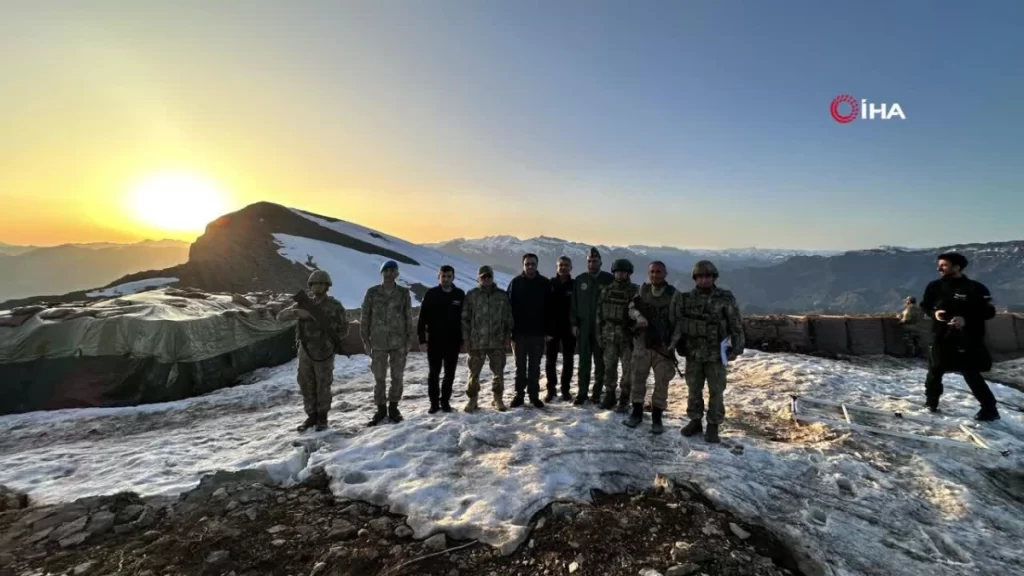Korgeneral Metin Tokel ve Savunma Şirketi Yöneticilerinden sınır birliklerine ziyaret