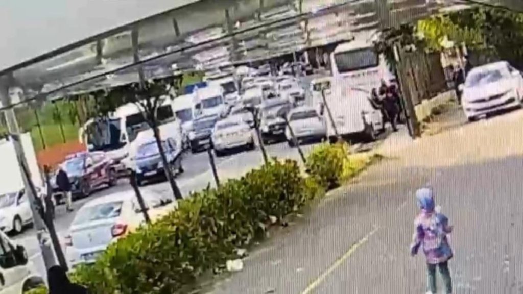 Asker kaçakları uygulamada polise saldırdı