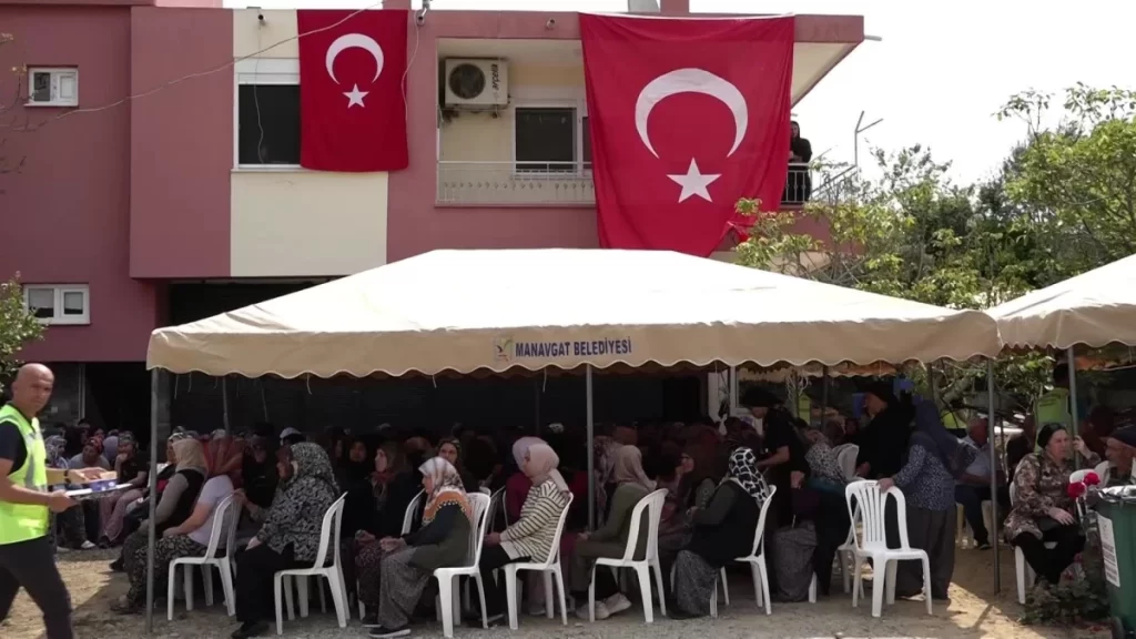 Şehit Jandarma Astsubay Çavuş Mustafa Şen, Antalya’da toprağa verildi! Son türküsü duygulandırdı