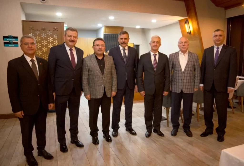 Terfi eden Tümgenerale veda yemeği düzenlendi