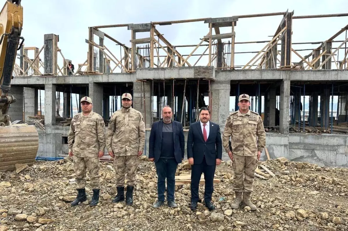 Kaymakam Bozkurtoğlu Jandarma’yı Ziyaret Etti! İnşaatı süren komutanlık binasını…