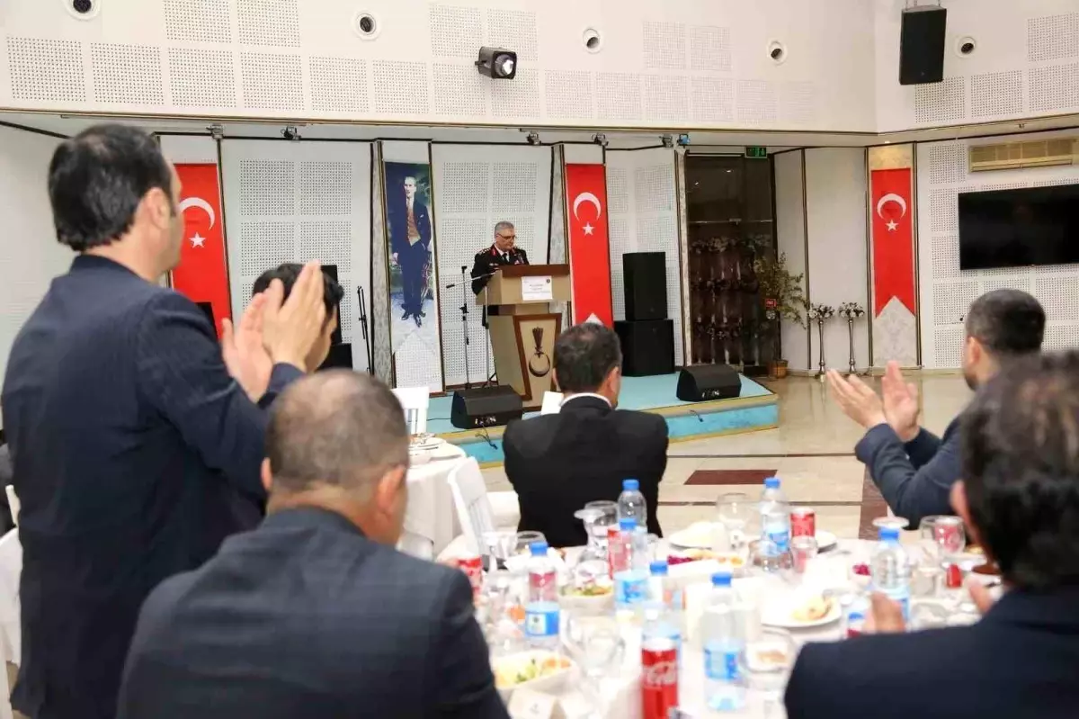 Orgeneral Çardakçı, güvenlik korucularıyla iftarda bir araya geldi