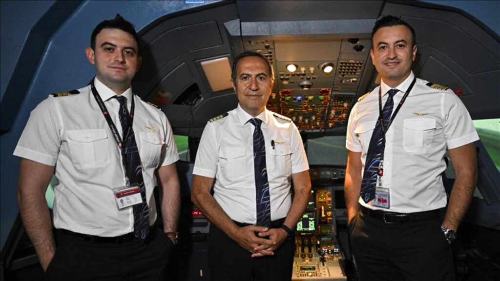 Pilot baba ve 2 oğlu aynı mesleği yapmanın gururunu yaşıyor! Hava Kuvvetlerinde…