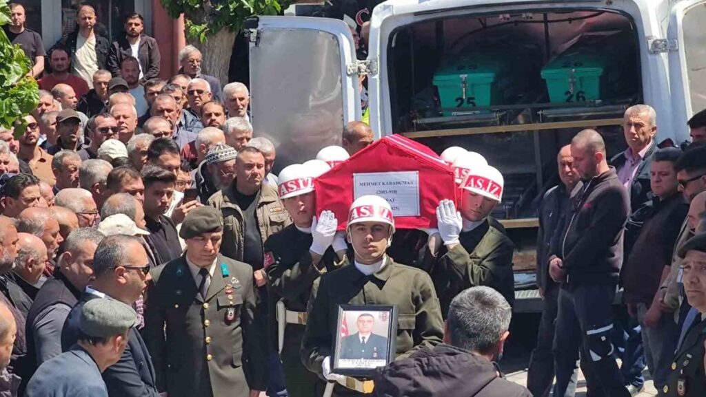 Hüzün dolu tören! Kalp krizi geçiren uzman çavuşumuz son yolculuğuna uğurlandı