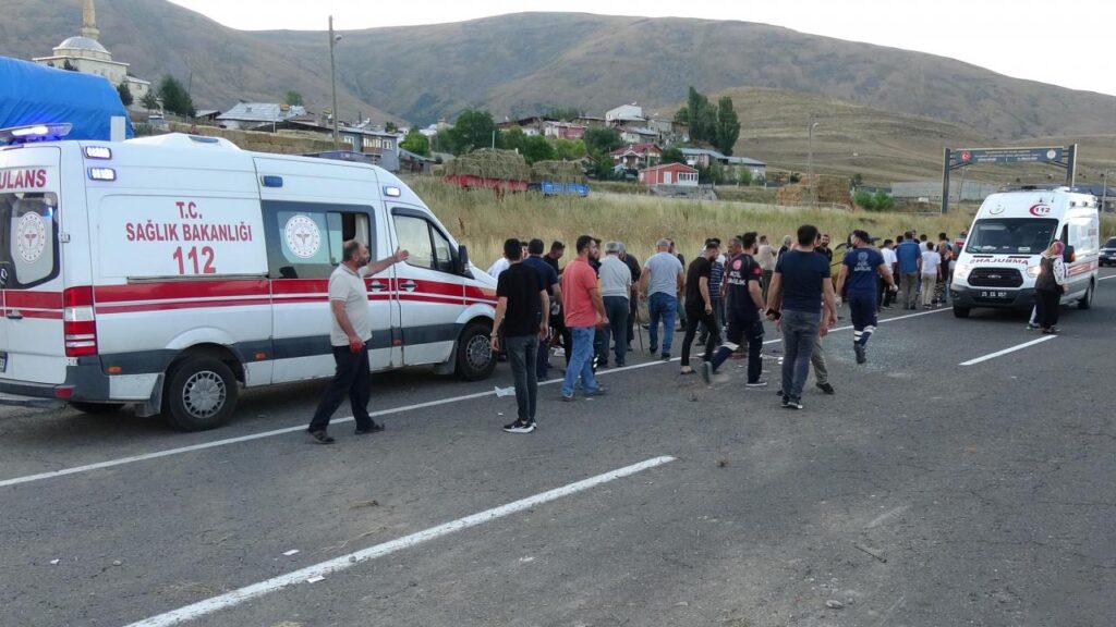 KORKUNÇ KAZADAN ACI HABER! UZMAN ÇAVUŞ VE KIZ ARKADAŞI  HAYATINI KAYBETTİ