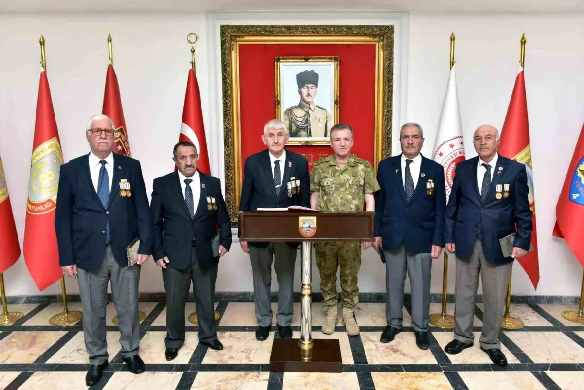 GAZİLERDEN 3’NCÜ ORDU KOMUTANI ALTUĞ PAŞA’YA HAYIRLI OLSUN ZİYARETİ