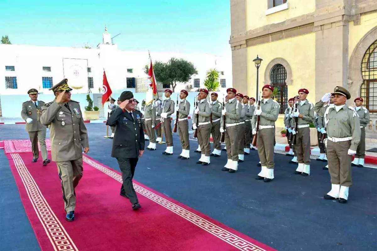 TOKEL, TUNUS’TA ASKERİ ZİYARETLERDE BULUNDU