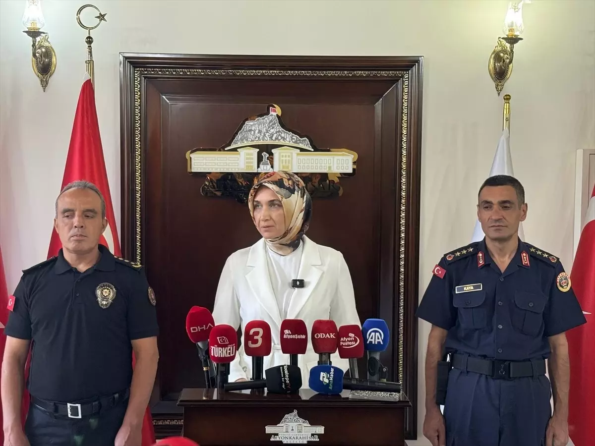 VALİ KÜBRA GÜRAN YİĞİTBAŞI AYLIK BASIN BİLGİLENDİRME TOPLANTISI DÜZENLEDİ