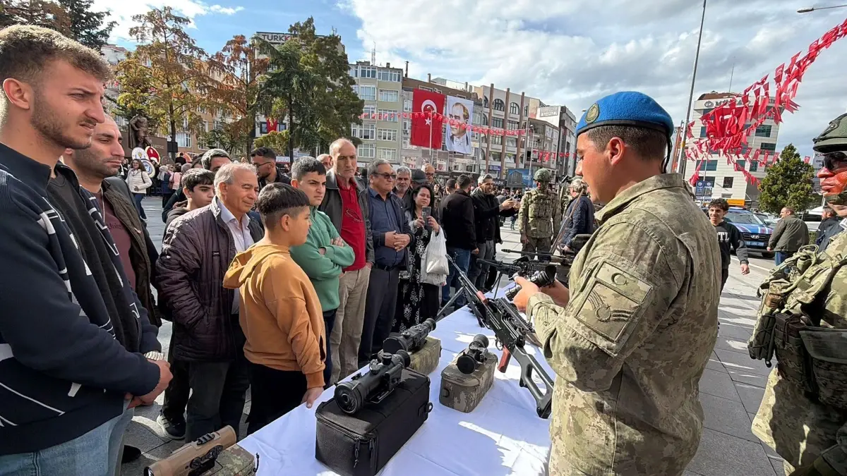 CUMHURİYET BAYRAMI KUTLAMALARI VE SİLAH SERGİSİ