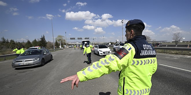 JANDARMA KIYAFET YÖNETMELİĞİ DEĞİŞTİ: DÖVME YASAĞI KAPSAMI GENİŞLEDİ