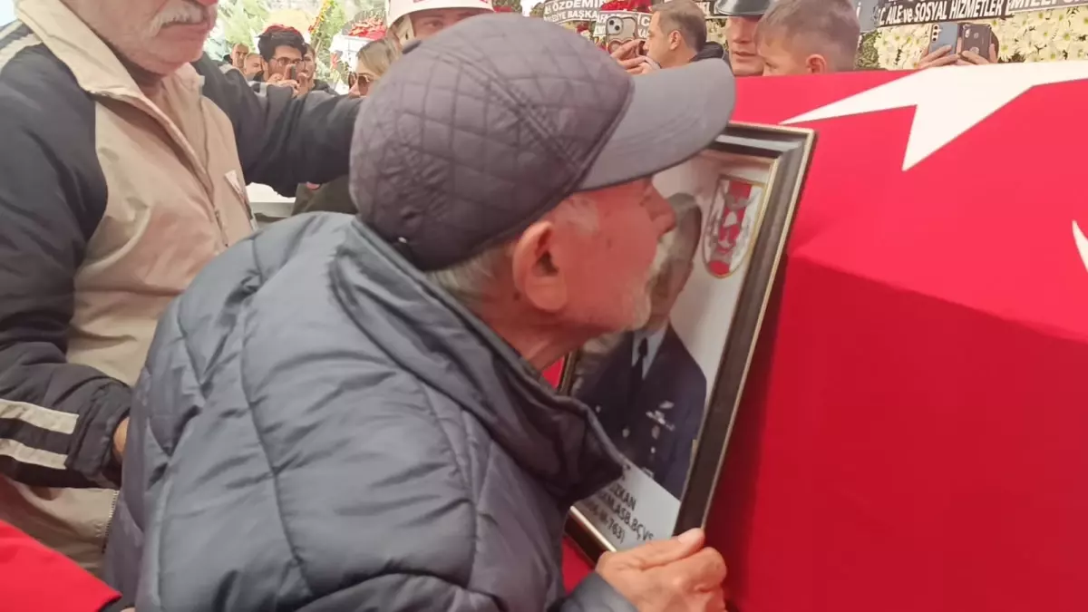 ŞEHİT ASTSUBAYIMIZ BAŞÇAVUŞ ÖZKAN, NİĞDE’DE SON YOLCULUĞUNA UĞURLANDI