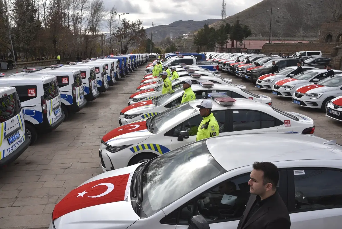 EMNİYET VE JANDARMAYA 86 YENİ ARAÇ TESLİM EDİLDİ