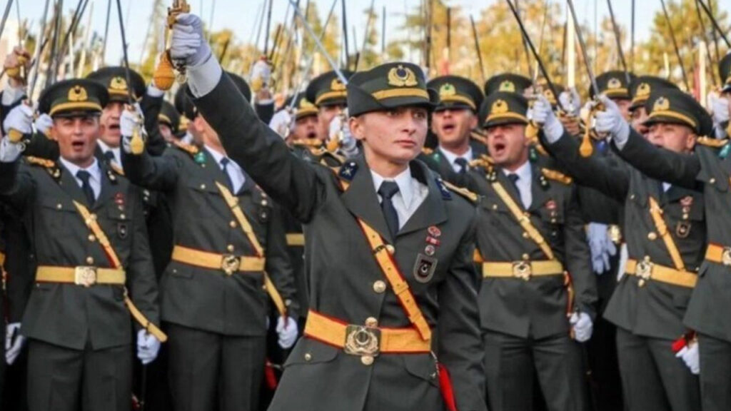 TEĞMEN EBRU EROĞLU’NUN AVUKATINDAN SERT AÇIKLAMA! O GAZETECİYİ HEDEF ALDI VE…