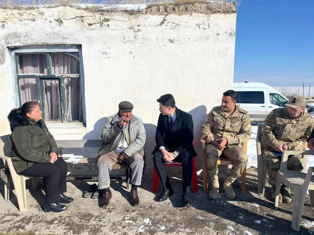 KAYMAKAM KAHRAMAN VE İLÇE JANDARMA KOMUTANI ÇATAK KÖYÜNDE