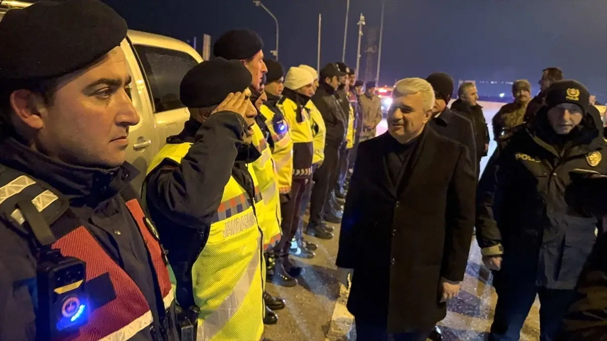 VALİLERDEN YENİ YILA GÖREV BAŞINDA GİREN PERSONELE ZİYARET