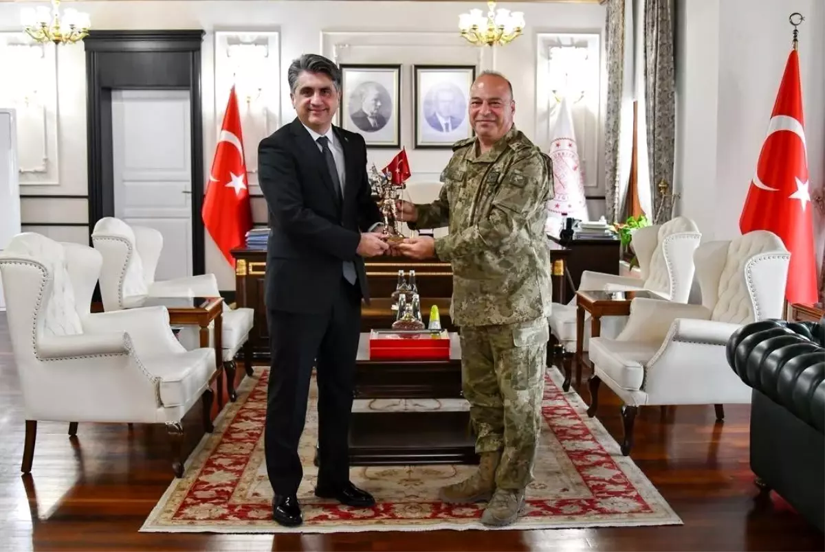 YENİ TUGAY KOMUTANI ÖZTÜRK GÖREVE BAŞLADI