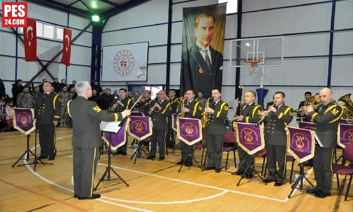 ASKERİ BANDO TAKIMI ÇUKURCA’DA KONSER VERDİ
