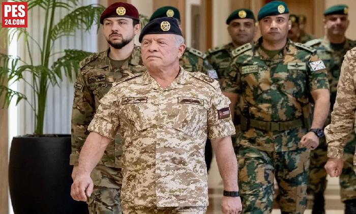 KRAL ASKERİ ÜNİFORMAYI GİYDİ