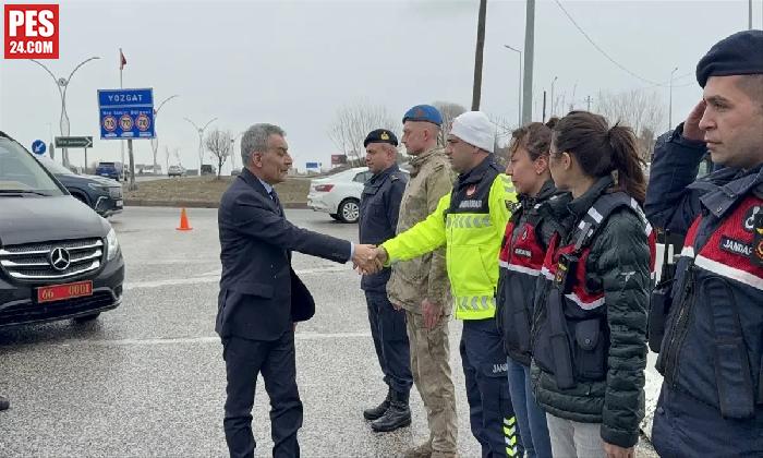 VALİ ÖZKAN, GÜVENLİK PERSONELİNİ ZİYARET ETTİ