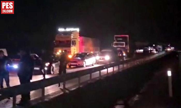 JANDARMA ARACININ DA KARIŞTIĞI ZİNCİRLEME KAZA: 2 ASKER YARALI