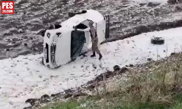 2 ASTSUBAYIN YARALANDIĞI ASKERİ ARAÇ KAZASININ GÖRÜNTÜLERİ PAYLAŞILDI