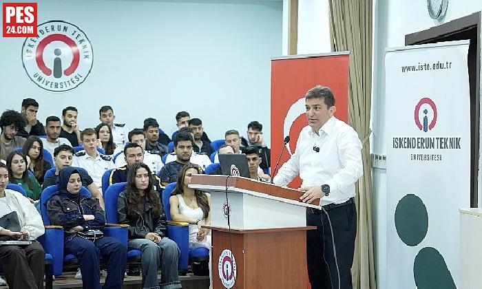 OYAK GENEL MÜDÜRÜ PROF. DR. MURAT YALÇINTAŞ, KİTABINI ÜNİVERSİTELİLER İÇİN İMZALADI