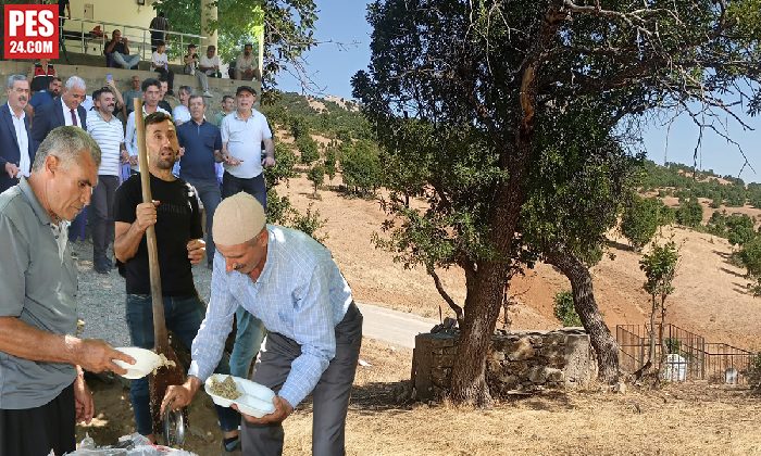300 YILDIR HİÇ AKSATILMIYOR. YAPILMADIĞI YIL KÖYÜN BAŞINA FELAKET YAĞDI