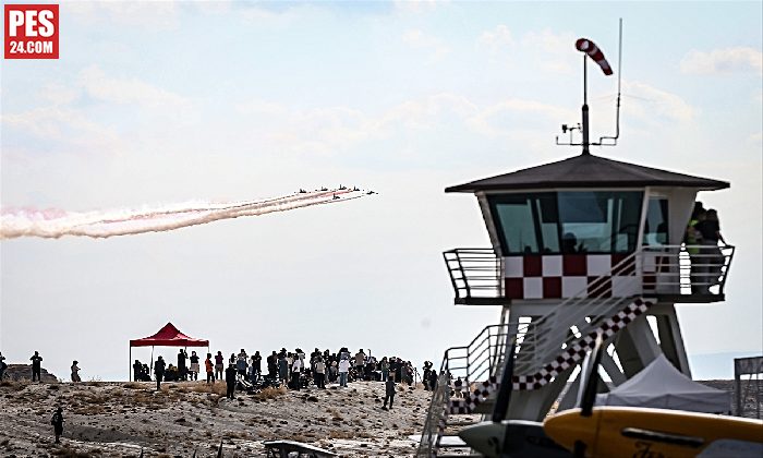 Hava gösterisinde Vecihi Hürkuş’un torunu replika uçakla uçtu