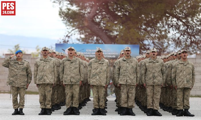 Eğitimi bitiren 1801 astsubay adayı komando andı içti