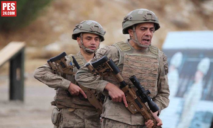 İzmir Foça’da Boran-8’de keskin nişancılar helikopterden hedefleri vurdu