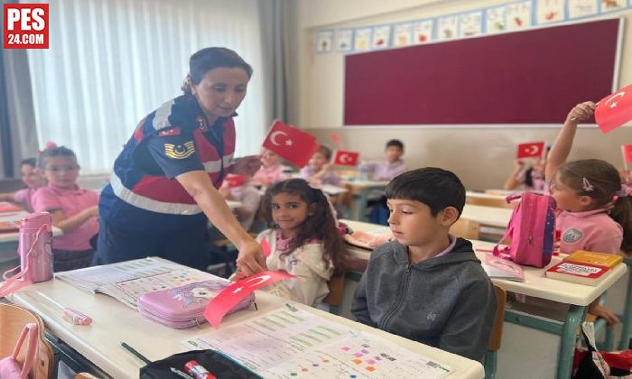 Jandarma okullarda eğitim verdi