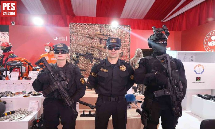 JÖAK timleri siyah kıyafetleriyle ilgi odağı oldu