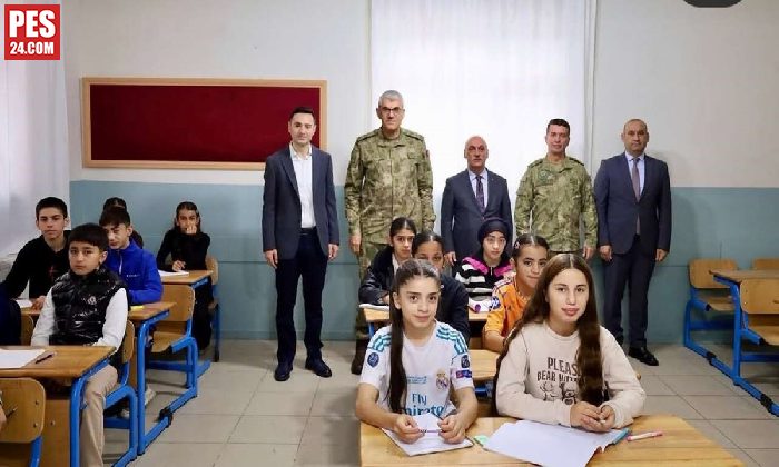Şırnak’ta askeri heyet, Mehmetçik Kurs Merkezleri’nde öğrencilere başarı diledi